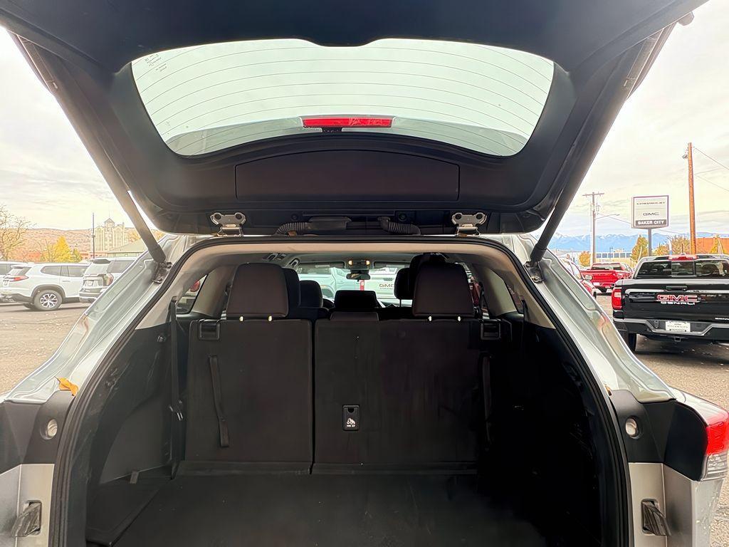 used 2024 Toyota Highlander car, priced at $36,999