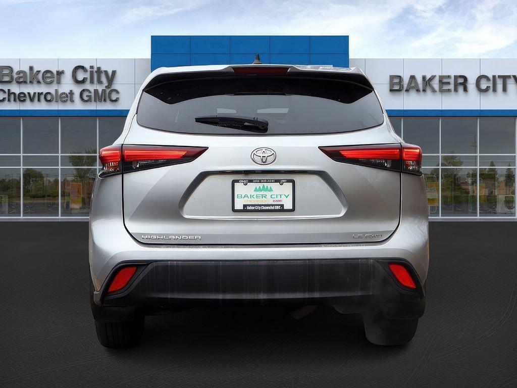 used 2024 Toyota Highlander car, priced at $33,499