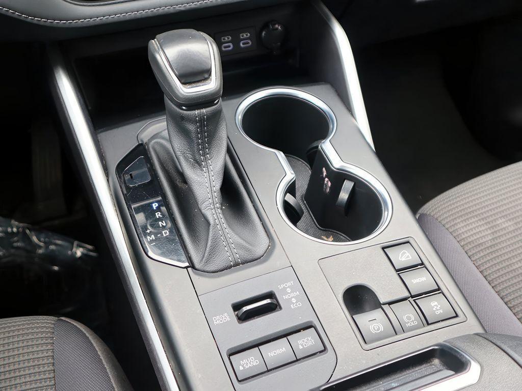 used 2024 Toyota Highlander car, priced at $33,499