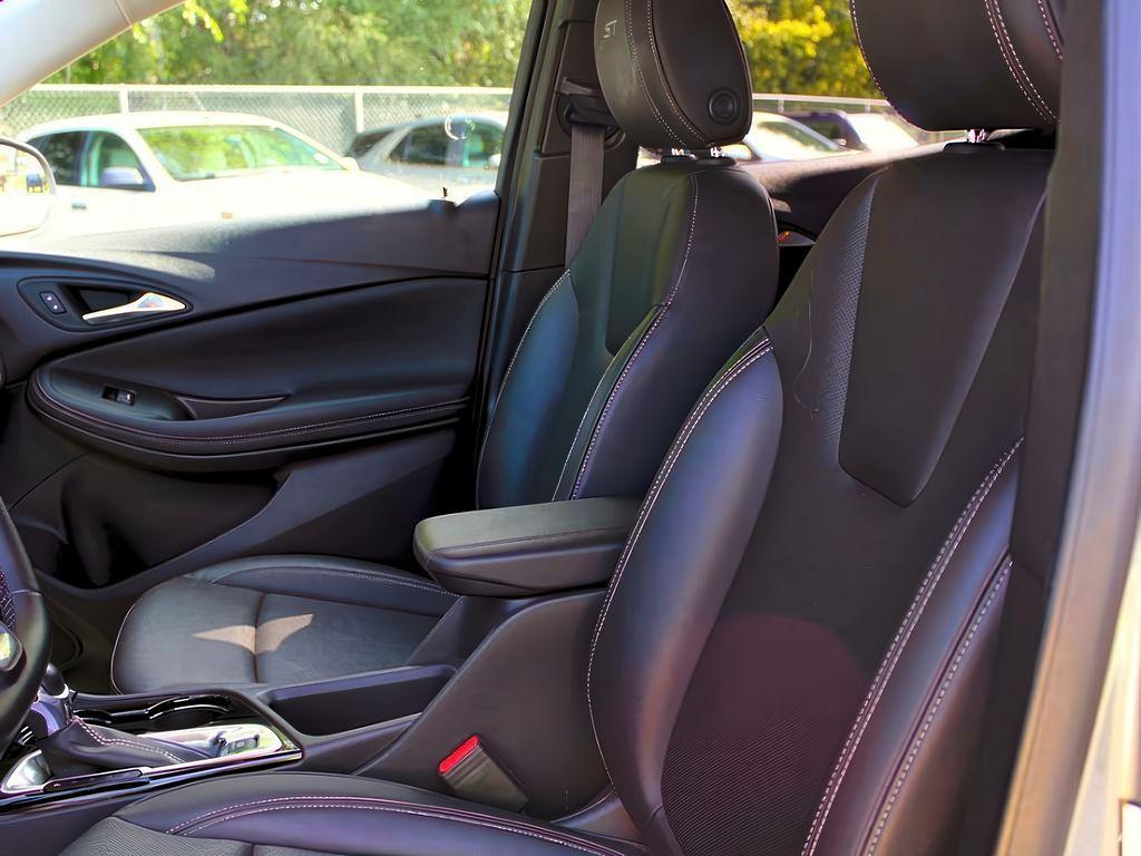 used 2024 Buick Encore GX car, priced at $23,999