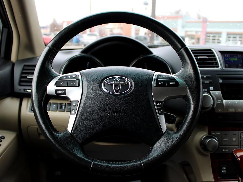 used 2012 Toyota Highlander car, priced at $12,997