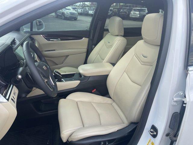 used 2017 Cadillac XT5 car, priced at $17,739