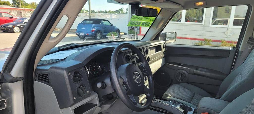 used 2007 Jeep Commander car, priced at $7,950