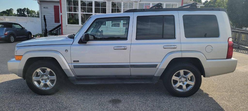 used 2007 Jeep Commander car, priced at $7,950