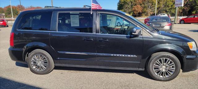 used 2014 Chrysler Town & Country car, priced at $8,950