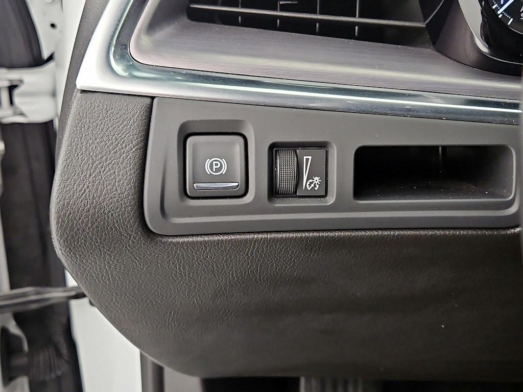 used 2023 Cadillac XT5 car, priced at $31,998