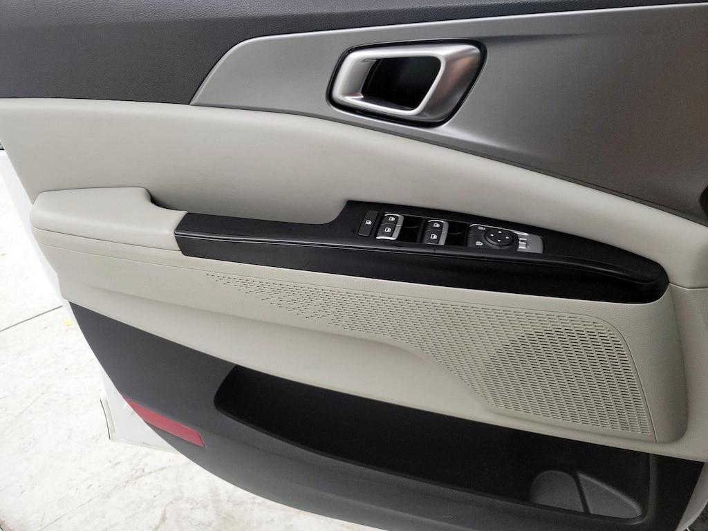 used 2022 Kia Carnival car, priced at $30,998
