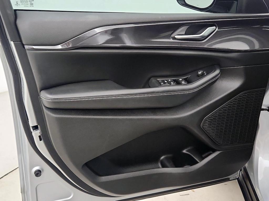 used 2023 Jeep Grand Cherokee car, priced at $31,998