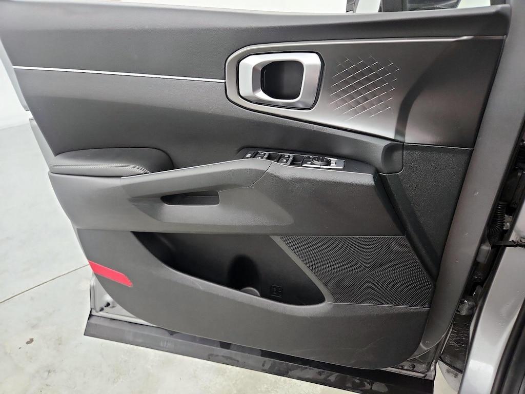 used 2022 Kia Sorento Hybrid car, priced at $28,998