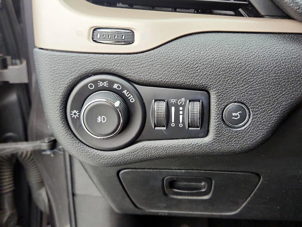used 2016 Jeep Cherokee car, priced at $11,998