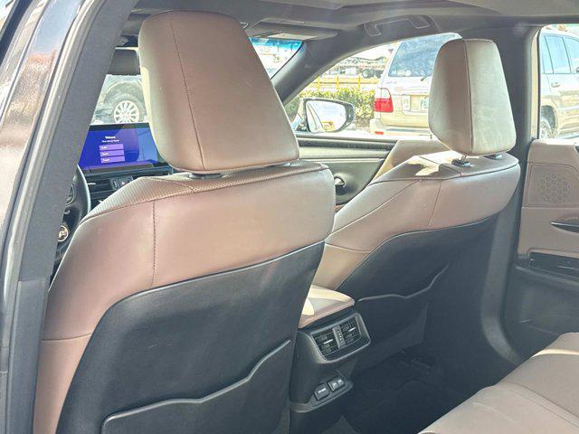 used 2024 Lexus ES 300h car, priced at $43,991