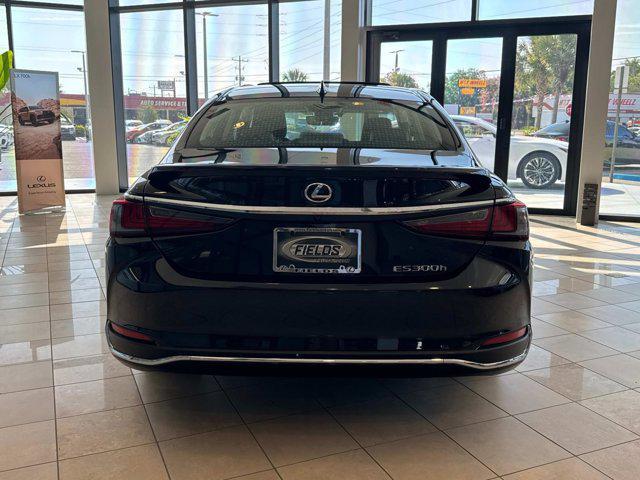 new 2025 Lexus ES 300h car, priced at $50,399