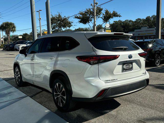 used 2022 Toyota Highlander Hybrid car, priced at $31,495