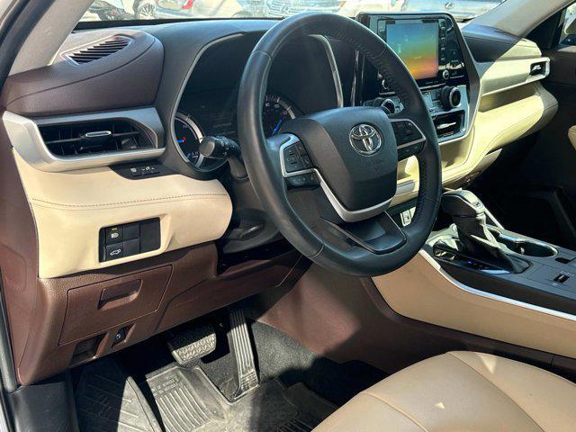 used 2022 Toyota Highlander Hybrid car, priced at $31,495