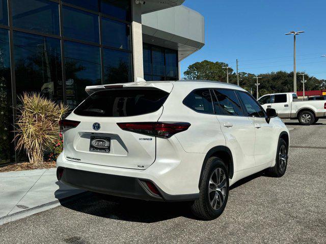 used 2022 Toyota Highlander Hybrid car, priced at $31,495