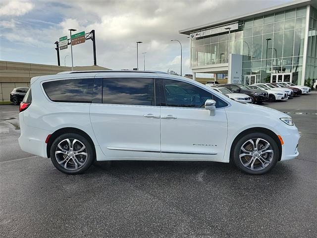 used 2022 Chrysler Pacifica car, priced at $40,991