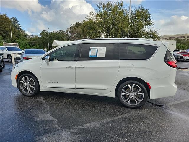 used 2022 Chrysler Pacifica car, priced at $40,991