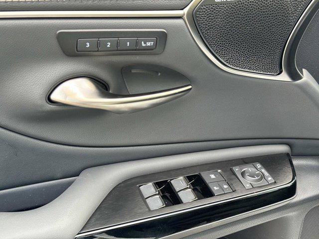 new 2025 Lexus ES 350 car, priced at $56,224