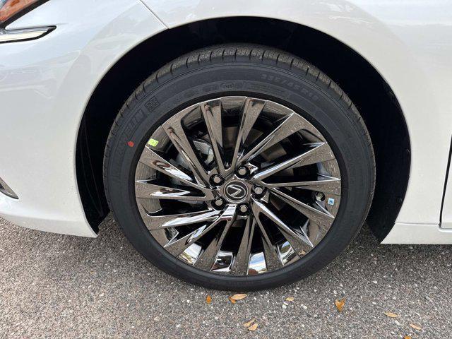 new 2025 Lexus ES 350 car, priced at $56,224