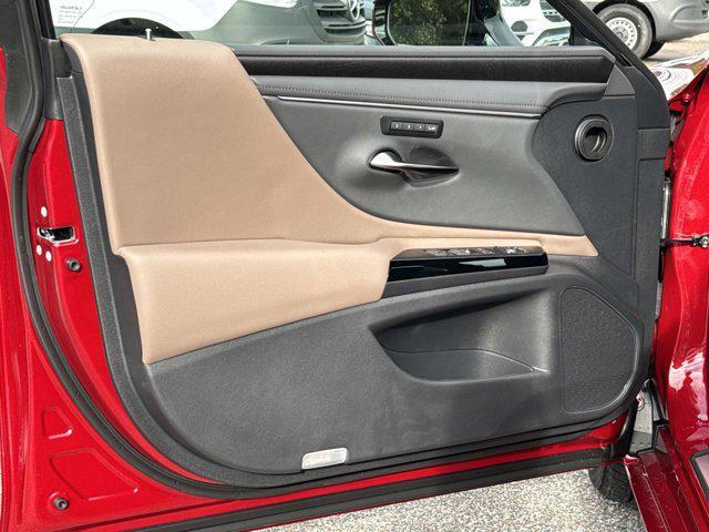 new 2025 Lexus ES 350 car, priced at $49,779