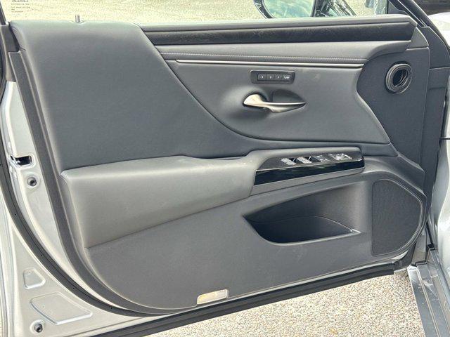 new 2025 Lexus ES 350 car, priced at $49,775