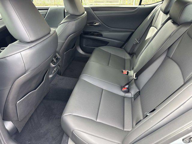 new 2025 Lexus ES 350 car, priced at $49,775
