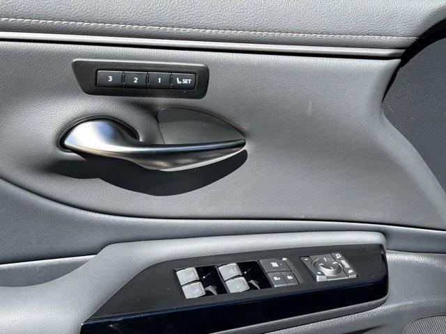 new 2025 Lexus ES 350 car, priced at $50,279