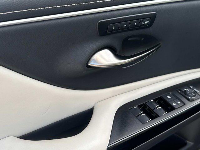 used 2024 Lexus ES 300h car, priced at $45,997