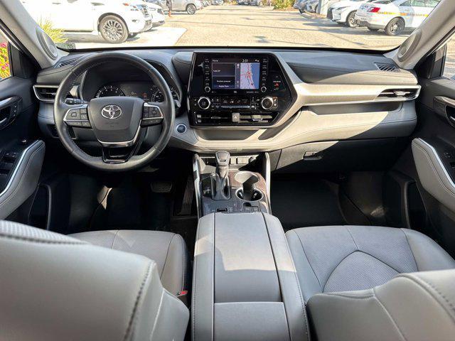 used 2020 Toyota Highlander car, priced at $33,997