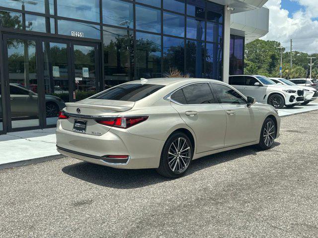 used 2023 Lexus ES 300h car, priced at $42,997