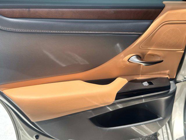 used 2023 Lexus ES 300h car, priced at $42,997
