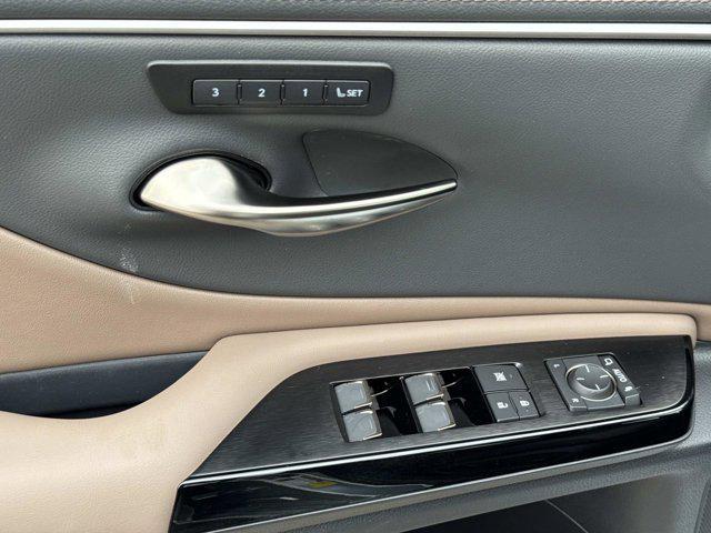 new 2025 Lexus ES 350 car, priced at $50,104