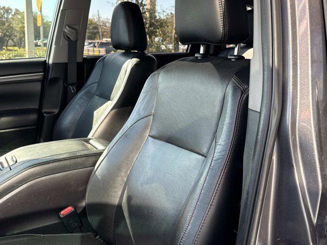 used 2019 Toyota Highlander car, priced at $24,991