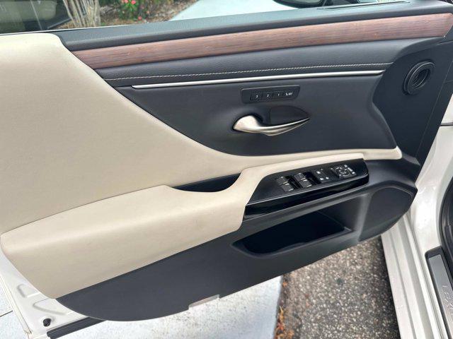 used 2024 Lexus ES 350 car, priced at $42,991