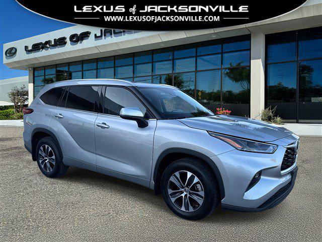 used 2021 Toyota Highlander car, priced at $34,995