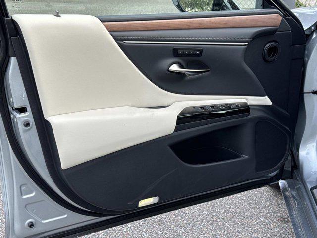 new 2025 Lexus ES 350 car, priced at $50,279