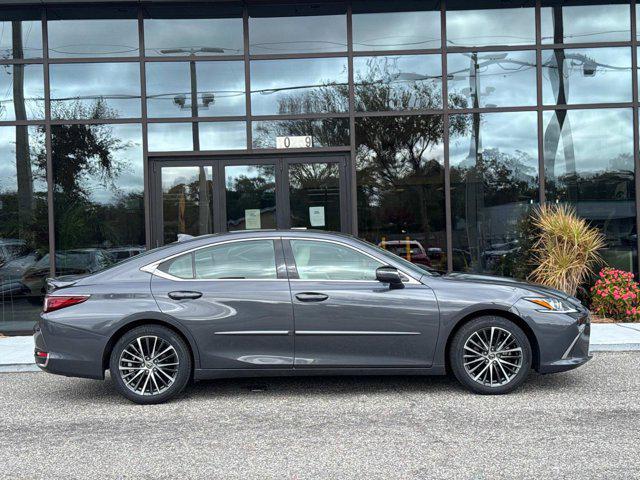 used 2023 Lexus ES 300h car, priced at $40,995