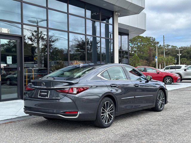 used 2023 Lexus ES 300h car, priced at $40,995