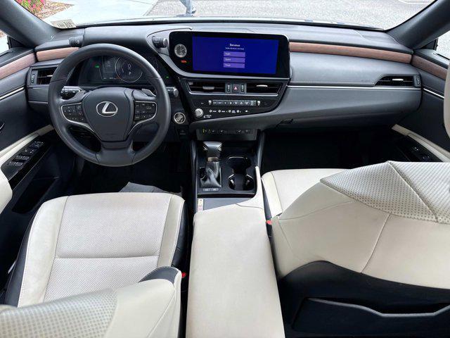 used 2023 Lexus ES 300h car, priced at $40,995