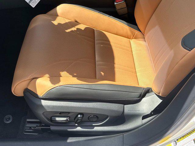 new 2025 Lexus ES 300h car, priced at $54,024