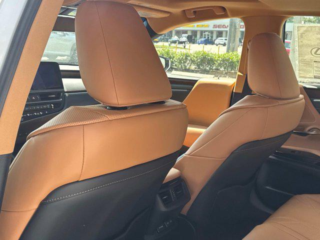 new 2025 Lexus ES 300h car, priced at $54,024
