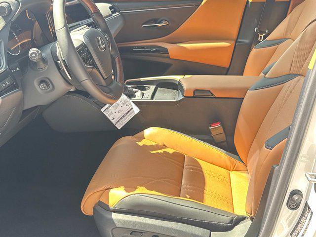 new 2025 Lexus ES 300h car, priced at $54,024