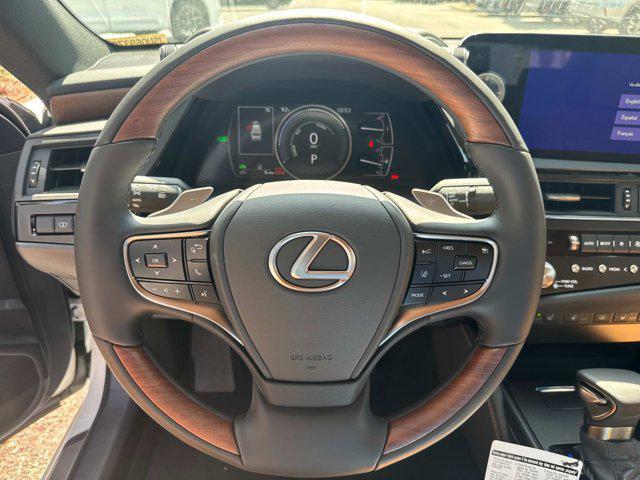 new 2025 Lexus ES 300h car, priced at $54,024