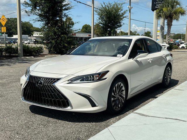 new 2025 Lexus ES 300h car, priced at $54,024