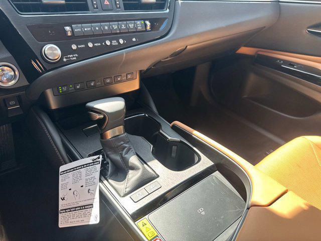 new 2025 Lexus ES 300h car, priced at $54,024