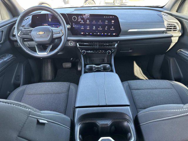 used 2025 Chevrolet Traverse car, priced at $33,997