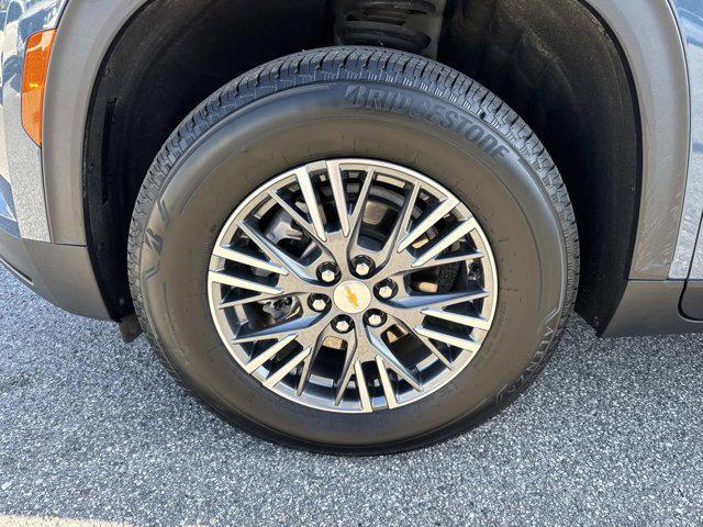 used 2025 Chevrolet Traverse car, priced at $33,997
