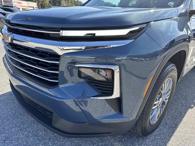 used 2025 Chevrolet Traverse car, priced at $33,997