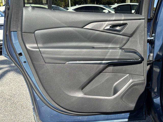 used 2025 Chevrolet Traverse car, priced at $33,997