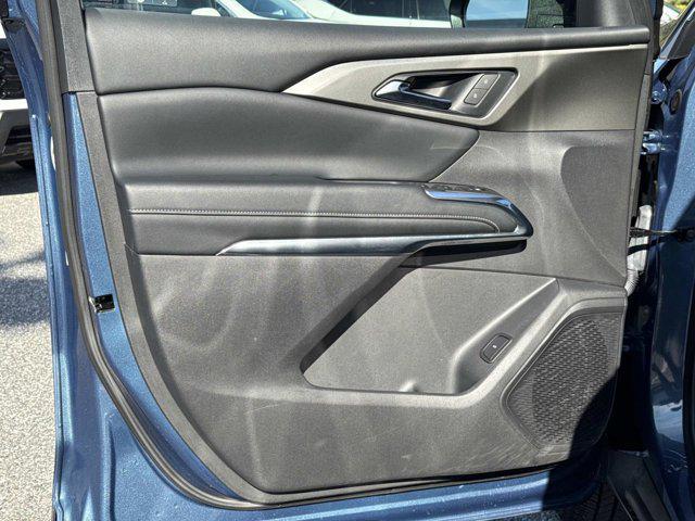 used 2025 Chevrolet Traverse car, priced at $33,997